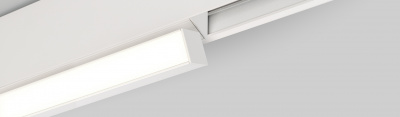 UM5024e_FLAT_FOLD_TOP2048.jpg